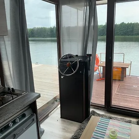 M&j - Houseboat 船屋 格但斯克
