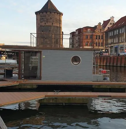 M&j - Houseboat
